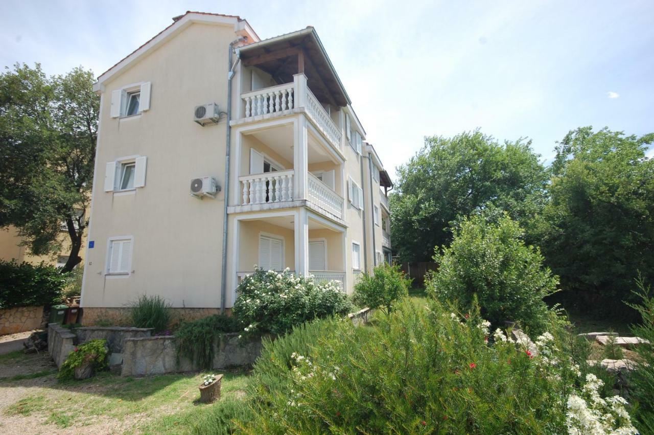 Apartments Novak By El-Pi Tours Malinska Exterior photo